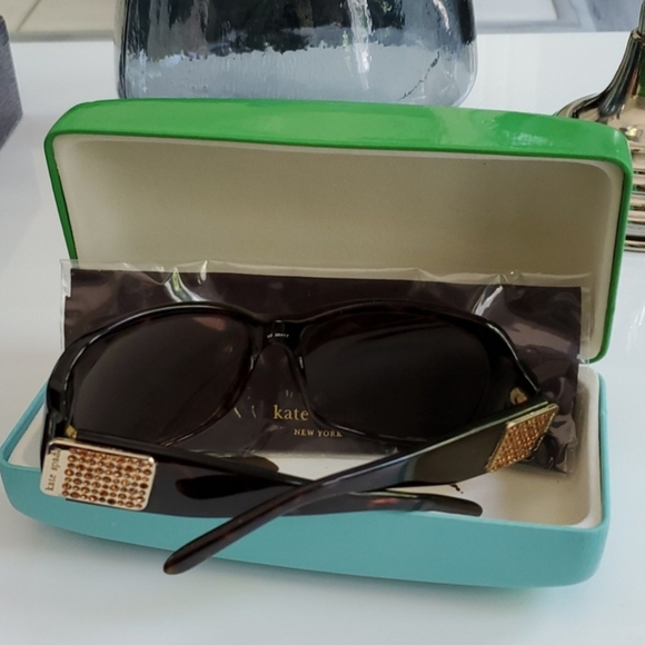 EUC, ♠️ Kate Spade ♠️ Sunglasses W/Case - Picture 4 of 12